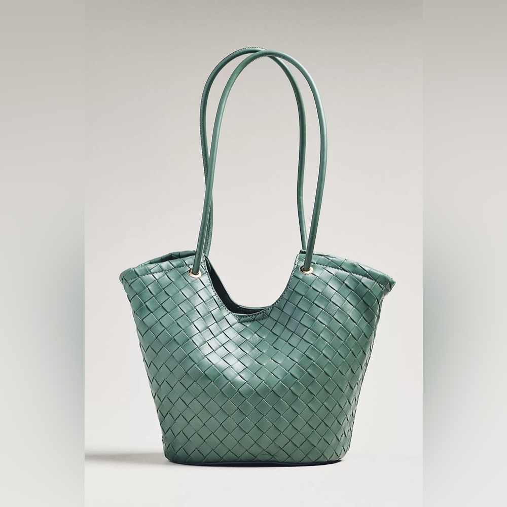 Anthropologie MELIE BIANCO WOVEN BUCKET TOTE
Style No.  103269296
Light Green
